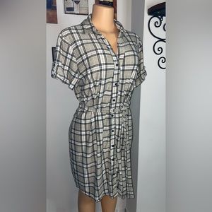 DRESS CHECK SHORT SLEEVE SIZE XL EXCELLENT CONDITIONS